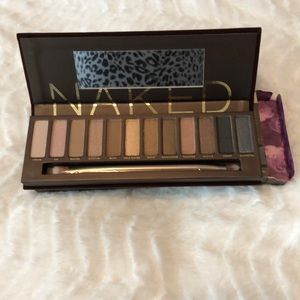 Naked eye shadows